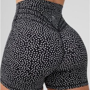 Buffbunny Legacy 4” Short black bossy